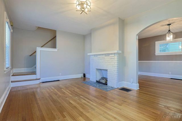 3000 Mapleleaf Avenue, Cincinnati, OH 45213
