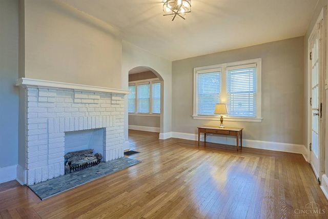 3000 Mapleleaf Avenue, Cincinnati, OH 45213