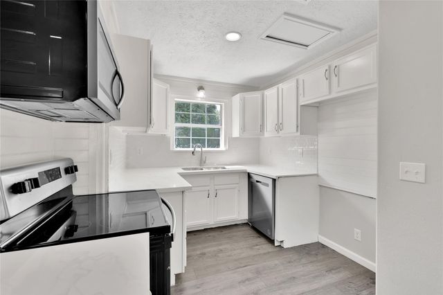 31 Montego Way, Point Blank, TX 77364