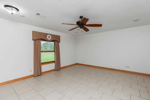 114 Holmes Road, Lumberton, TX 77657