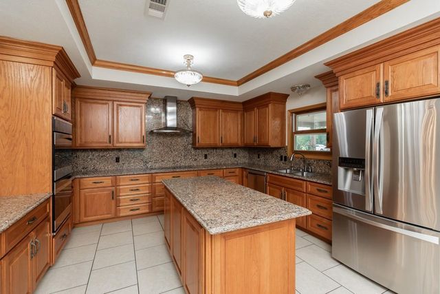 114 Holmes Road, Lumberton, TX 77657