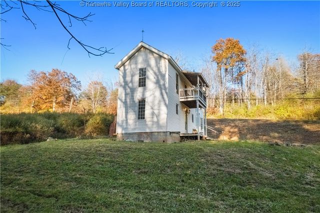12555 McLane Pike, Liberty, WV 25124