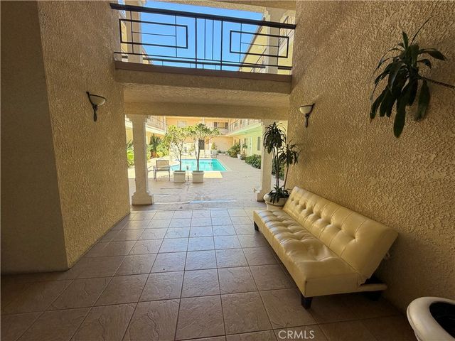 4358 Mammoth Avenue 10, Sherman Oaks, CA 91423