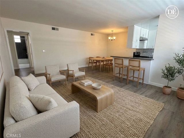 4358 Mammoth Avenue 10, Sherman Oaks, CA 91423