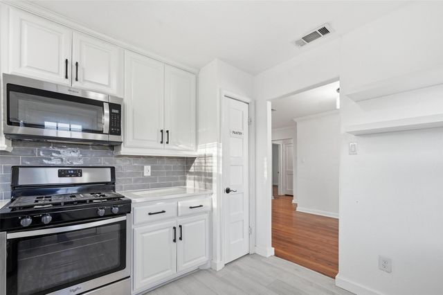 1654 Hansboro Avenue, Dallas, TX 75224