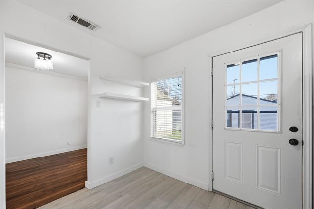 1654 Hansboro Avenue, Dallas, TX 75224