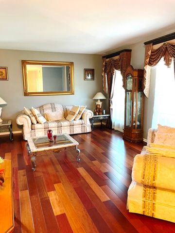 425 Lennox Drive, Oswego, IL 60543