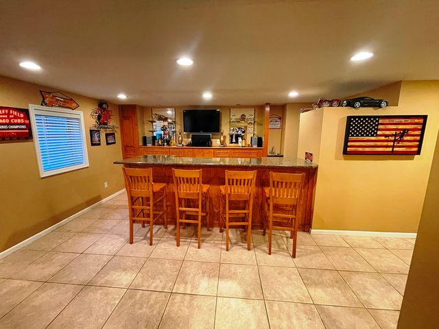 425 Lennox Drive, Oswego, IL 60543