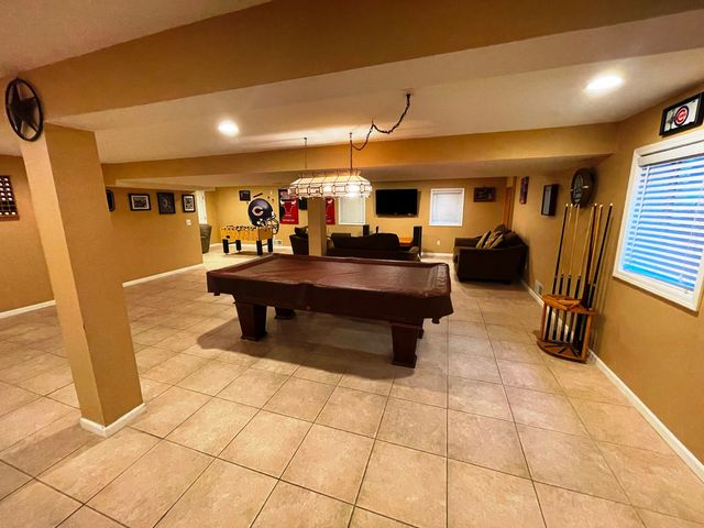 425 Lennox Drive, Oswego, IL 60543