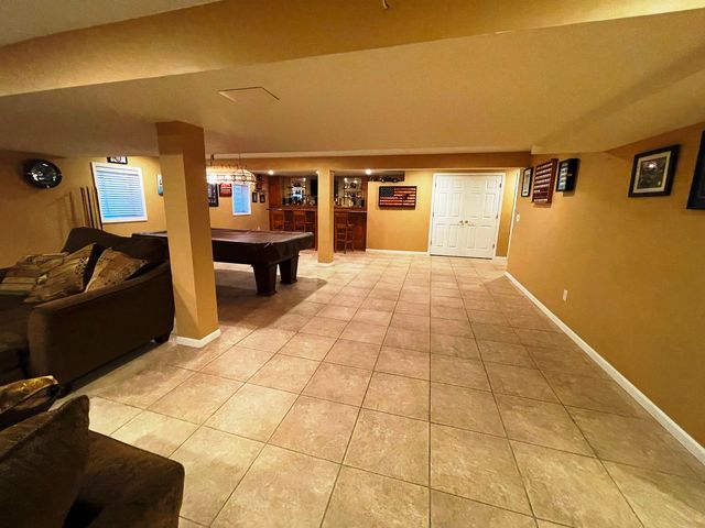 425 Lennox Drive, Oswego, IL 60543