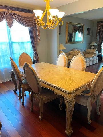 425 Lennox Drive, Oswego, IL 60543