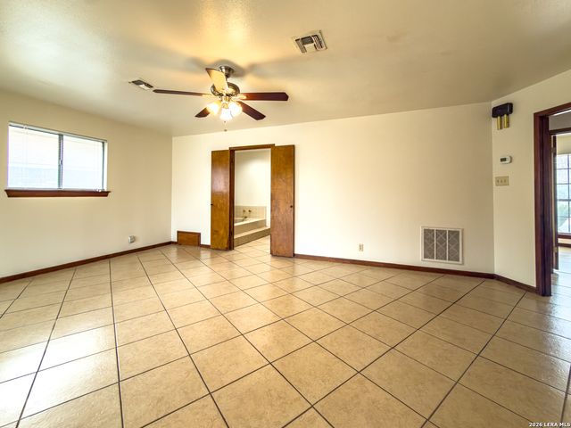 7306 Hidden Hills N, San Antonio, TX 78244