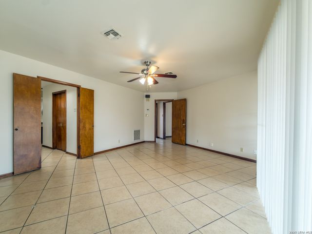 7306 Hidden Hills N, San Antonio, TX 78244
