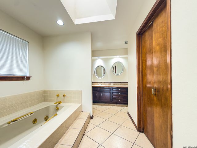 7306 Hidden Hills N, San Antonio, TX 78244