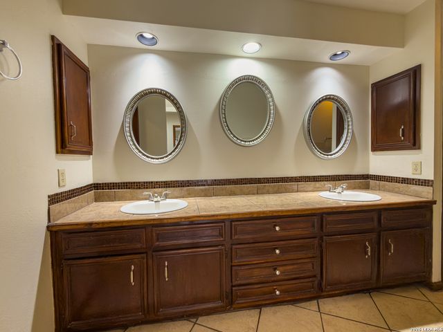 7306 Hidden Hills N, San Antonio, TX 78244