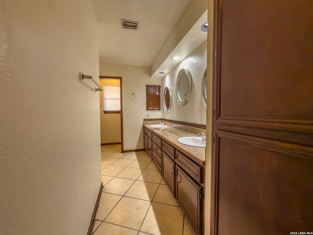 7306 Hidden Hills N, San Antonio, TX 78244