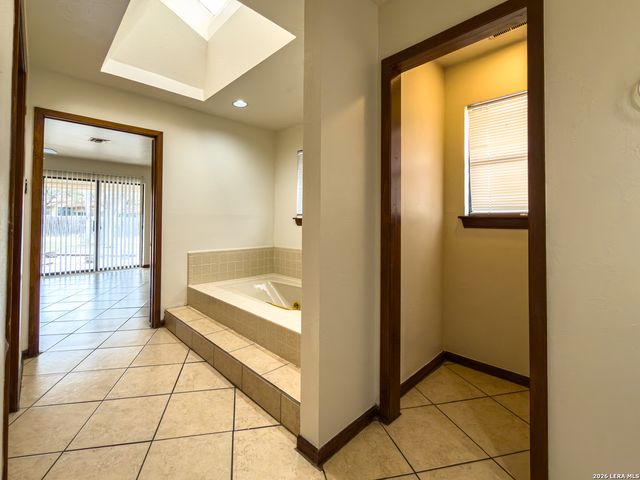 7306 Hidden Hills N, San Antonio, TX 78244