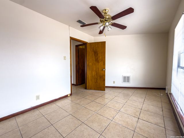 7306 Hidden Hills N, San Antonio, TX 78244