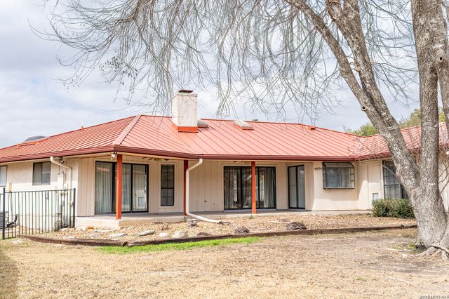 7306 Hidden Hills N, San Antonio, TX 78244