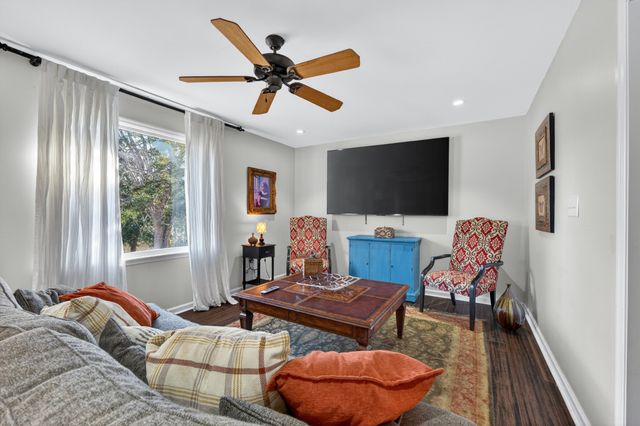 13 Sunrise Ln, Fayetteville, TN 37334