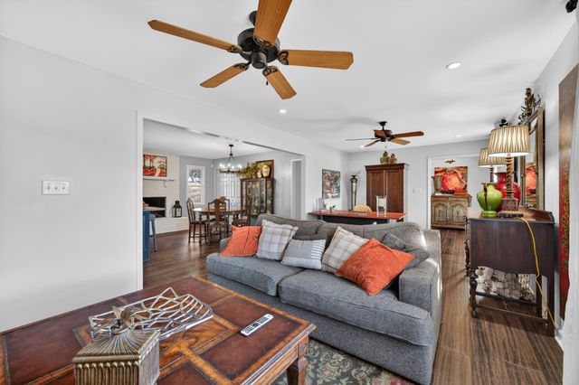 13 Sunrise Ln, Fayetteville, TN 37334