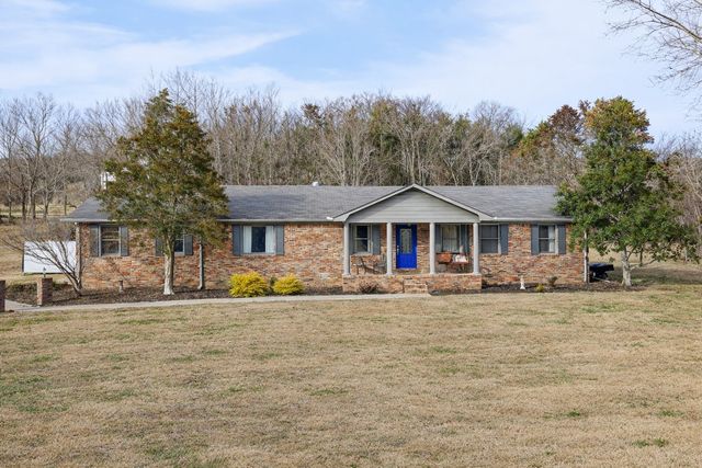 13 Sunrise Ln, Fayetteville, TN 37334