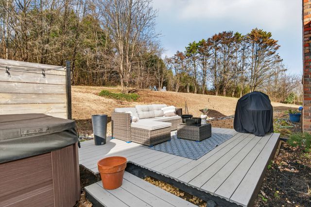 13 Sunrise Ln, Fayetteville, TN 37334