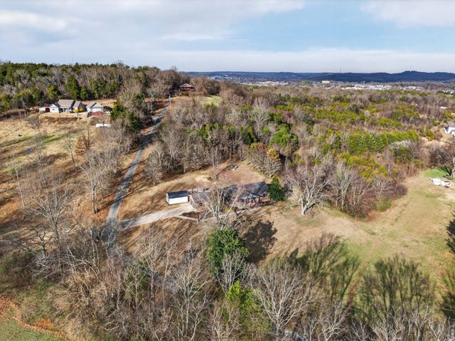 13 Sunrise Ln, Fayetteville, TN 37334