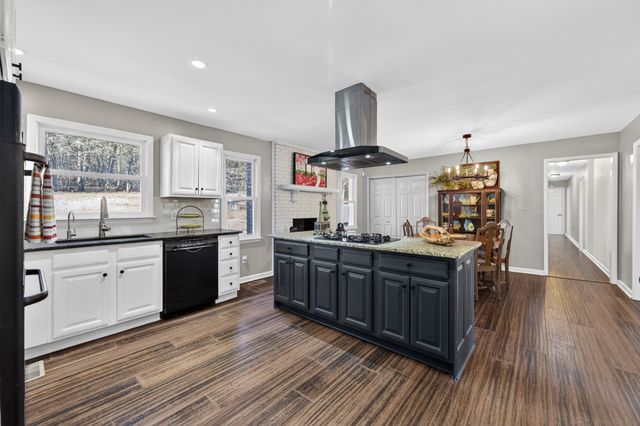 13 Sunrise Ln, Fayetteville, TN 37334