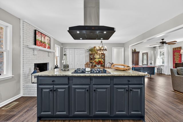 13 Sunrise Ln, Fayetteville, TN 37334