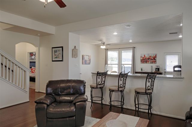 102 Piney Pathway, Magnolia, TX 77354