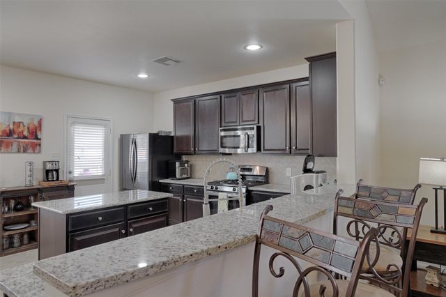 102 Piney Pathway, Magnolia, TX 77354