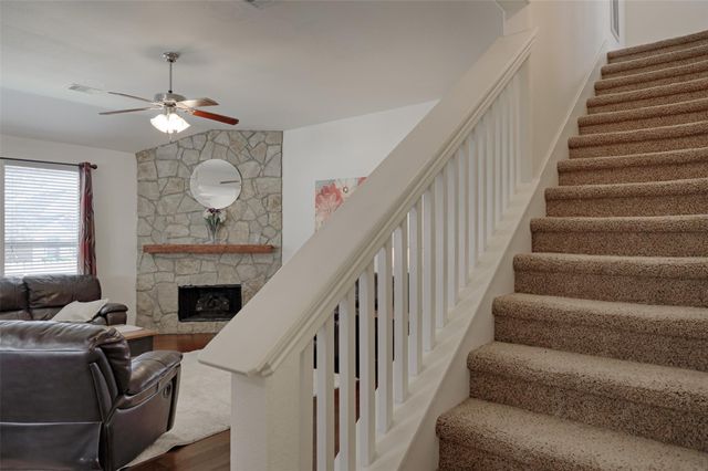 102 Piney Pathway, Magnolia, TX 77354
