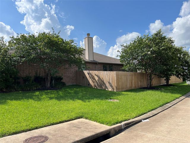 102 Piney Pathway, Magnolia, TX 77354