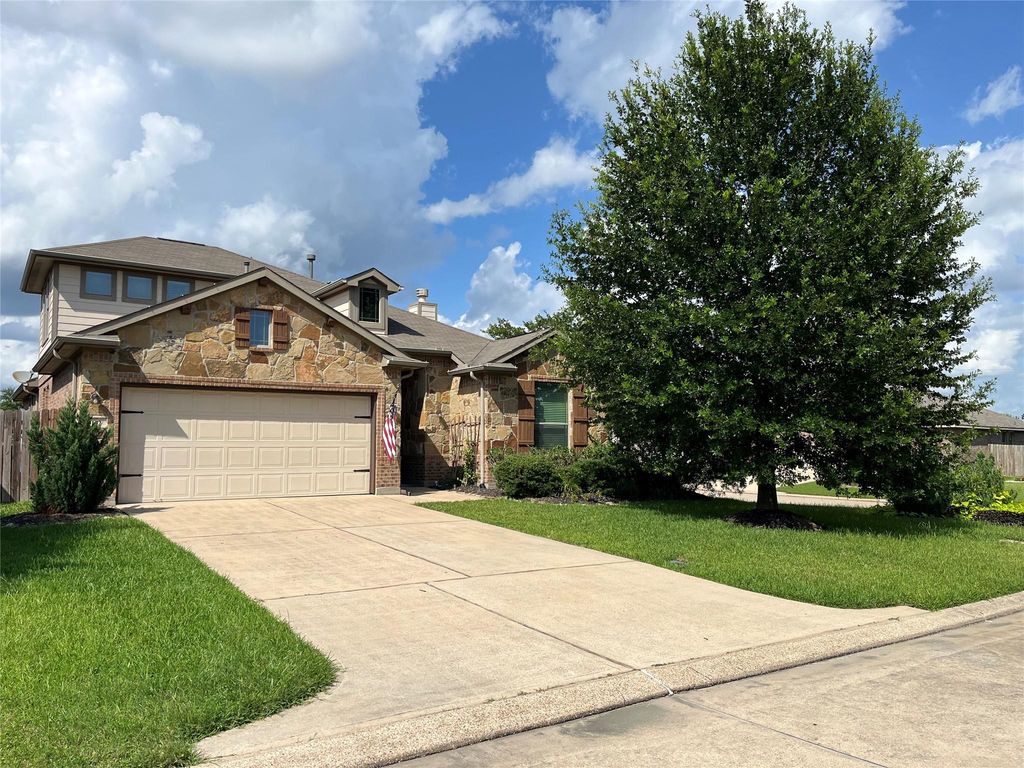 102 Piney Pathway, Magnolia, TX 77354