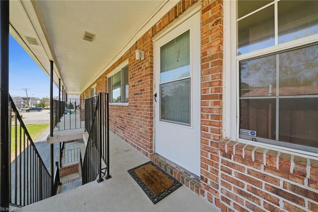 9563 15th Bay ST, Norfolk, VA 23518