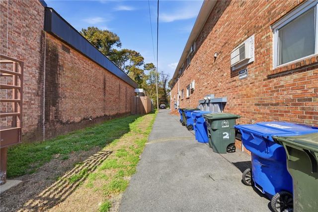 9563 15th Bay ST, Norfolk, VA 23518