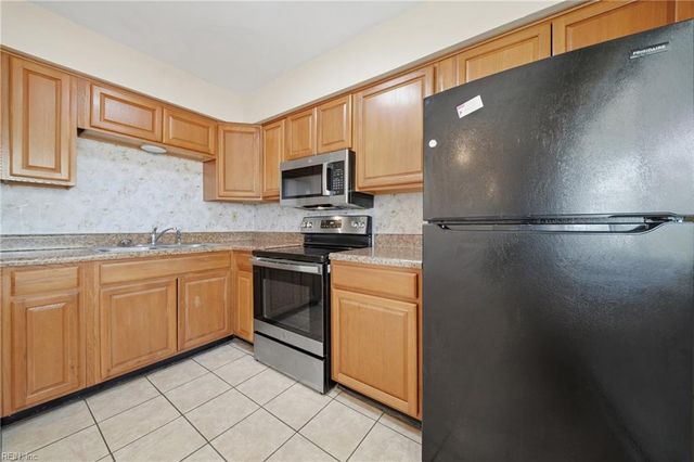 9563 15th Bay ST, Norfolk, VA 23518