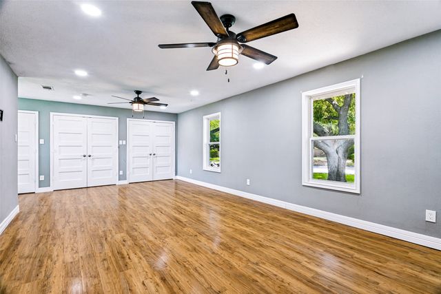 4601 Holiday Lane E, North Richland Hills, TX 76180