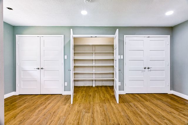 4601 Holiday Lane E, North Richland Hills, TX 76180