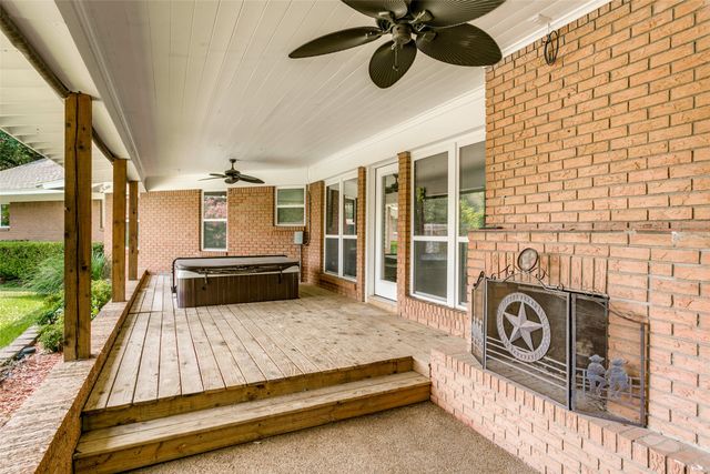 4601 Holiday Lane E, North Richland Hills, TX 76180