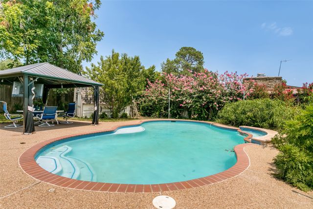 4601 Holiday Lane E, North Richland Hills, TX 76180