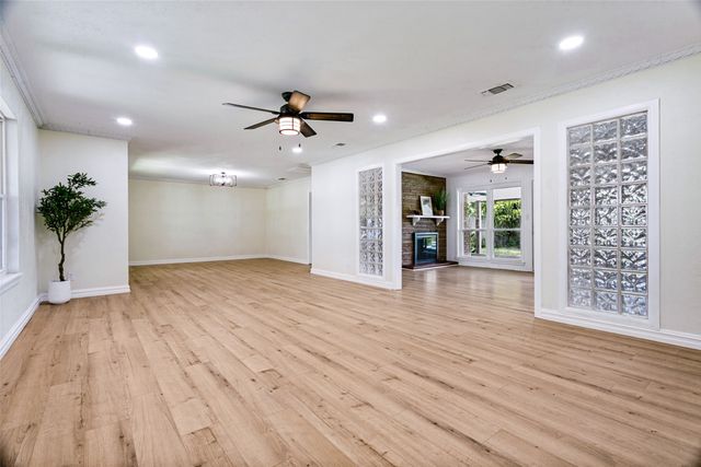 4601 Holiday Lane E, North Richland Hills, TX 76180