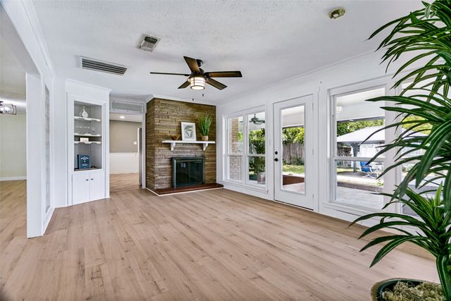 4601 Holiday Lane E, North Richland Hills, TX 76180