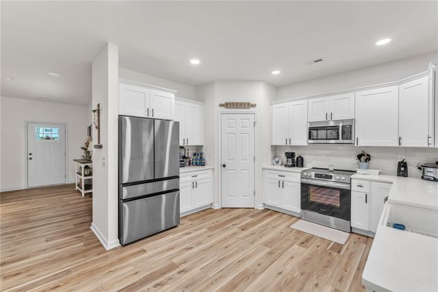 404 Burrell Street, Pendleton, SC 29670