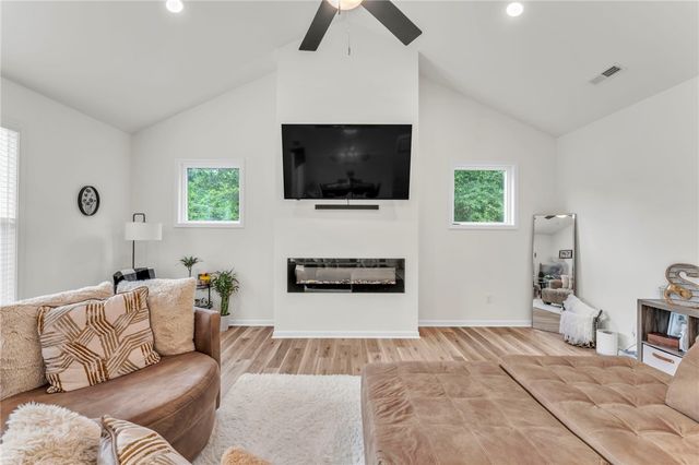 404 Burrell Street, Pendleton, SC 29670