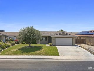 5501 Baja Drive, Bakersfield, CA 93307