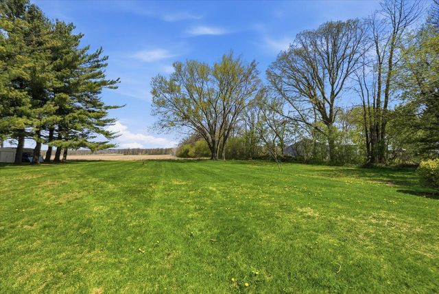 1402 State Highway 60, Jackson, WI 53012