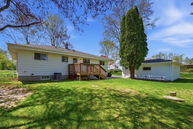 1402 State Highway 60, Jackson, WI 53012