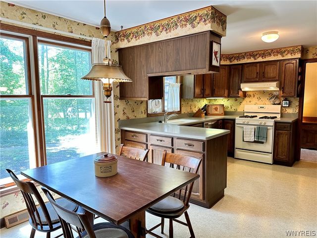 40 Tanglewood Drive West, Orchard Park, NY 14127
